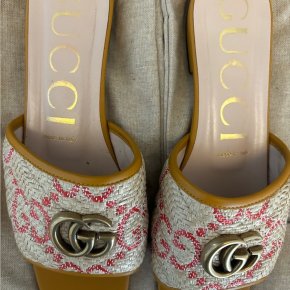 Gucci raffia chevron GG sandals - Picture 2 of 3